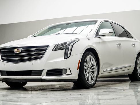 Used 2019 Cadillac XTS Luxury image 8