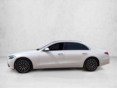 Used 2023 Mercedes-Benz S 500 4MATIC image 2