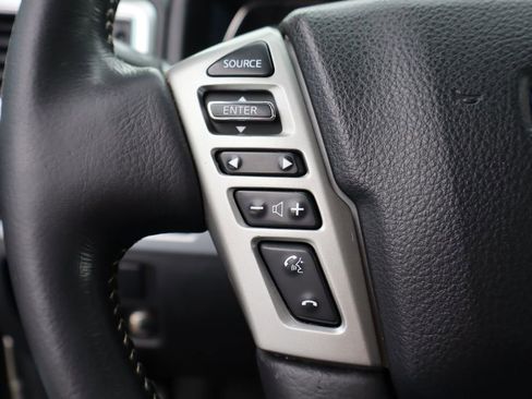 Used 2018 Nissan Titan PRO-4X image 15