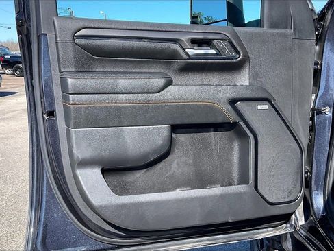 Used 2024 GMC Sierra 2500 AT4 w/ AT4 Premium Plus Package image 17