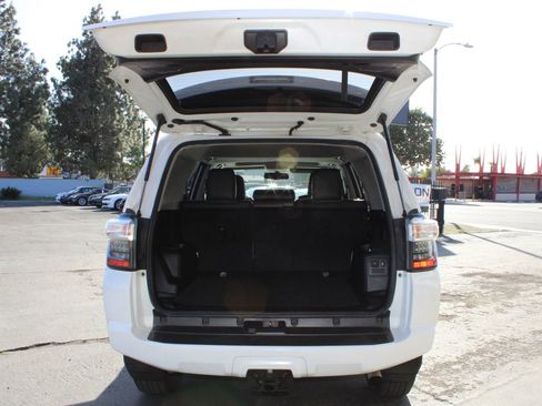 Used 2014 Toyota 4Runner SR5 Premium image 16