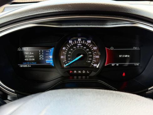Used 2019 Ford Fusion SE FWD image 15