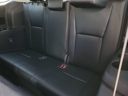 Used 2020 Toyota Highlander XLE AWD/4WD image 9