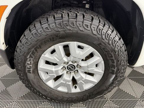 Used 2022 Nissan Frontier SV image 10