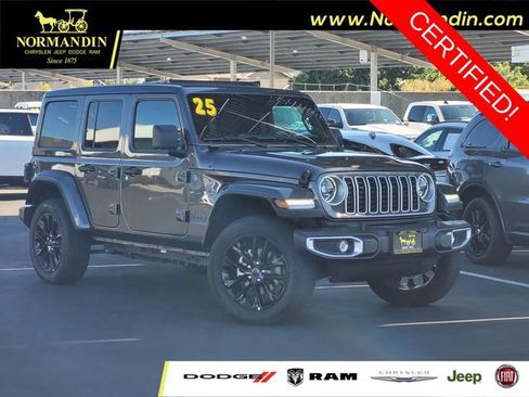Certified 2025 Jeep Wrangler Unlimited Sahara w/ Safety Group AWD/4WD image 1