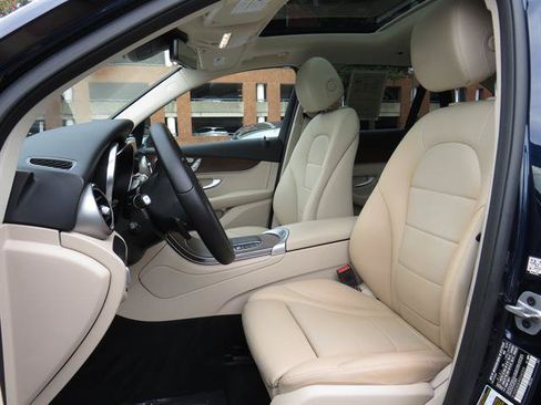 Certified 2022 Mercedes-Benz GLC 300 4MATIC image 19