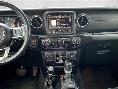 Used 2021 Jeep Wrangler Unlimited Sahara w/ Cold Weather Group AWD/4WD image 8