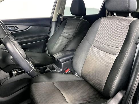 Used 2019 Nissan Rogue SV w/ Premium Package FWD image 24