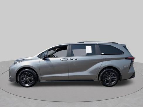 Used 2026 Toyota Sienna XSE AWD/4WD image 8