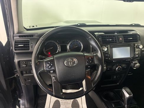 Used 2018 Toyota 4Runner TRD Off-Road Premium image 12