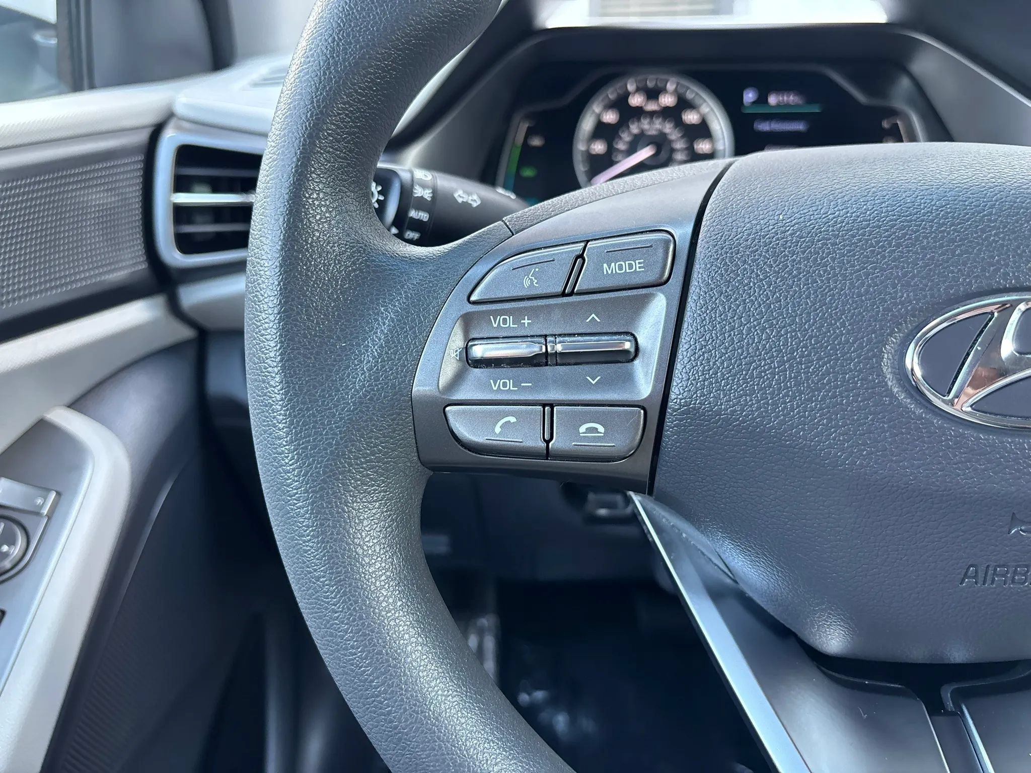 Used 2020 Hyundai Ioniq Blue FWD image 20