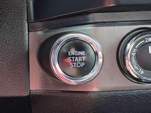 Used 2019 Toyota Tacoma TRD Sport AWD/4WD image 19
