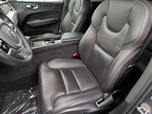 Used 2021 Volvo XC60 T5 Inscription w/ Advanced Package image 17