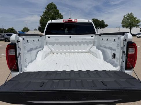 Used 2024 GMC Canyon AT4 w/ Canyon Safety Plus Package AWD/4WD image 31
