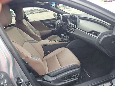 Used 2024 Lexus ES 350 w/ Premium Package image 15