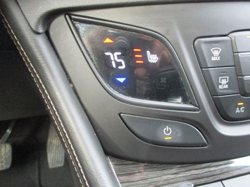 Used 2018 Buick Envision Essence image 29