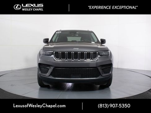 Used 2023 Jeep Grand Cherokee Laredo RWD image 13