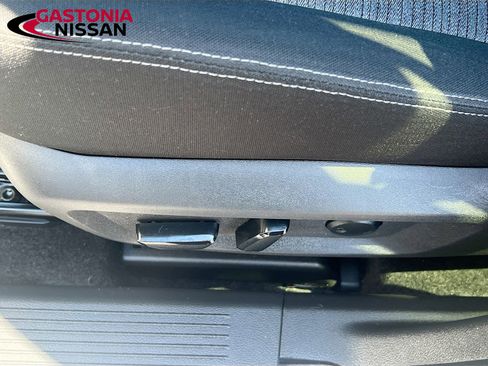 Used 2023 Nissan Rogue SV FWD image 25
