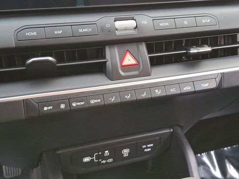 Used 2025 Kia K4 LX image 18