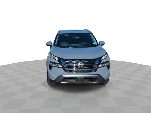 Used 2024 Nissan Rogue SL w/ SL Premium Package image 3