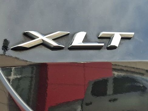 Used 2020 Ford Explorer XLT w/ Equipment Group 202A image 33