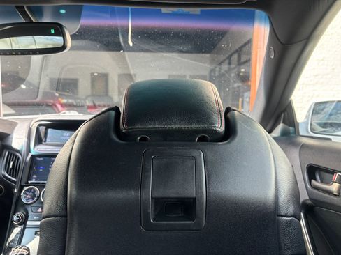 Used 2016 Hyundai Genesis Coupe 3.8 image 41