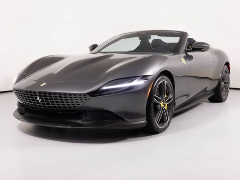 Used 2025 Ferrari Roma Spider RWD image 20