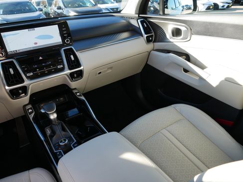 Certified 2023 Kia Sorento SX image 11