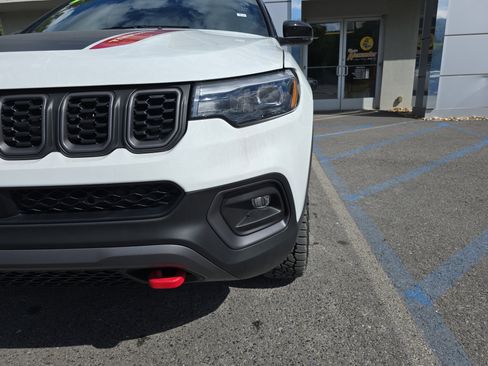 New 2025 Jeep Compass Trailhawk w/ Trailhawk Elite Group image 9