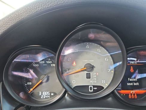 Used 2021 Porsche Macan S image 14