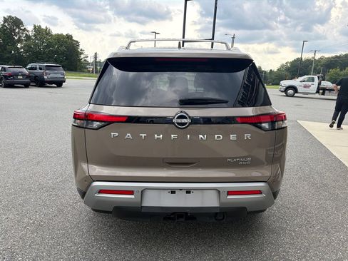 Used 2024 Nissan Pathfinder Platinum w/ Cargo Package AWD/4WD image 8