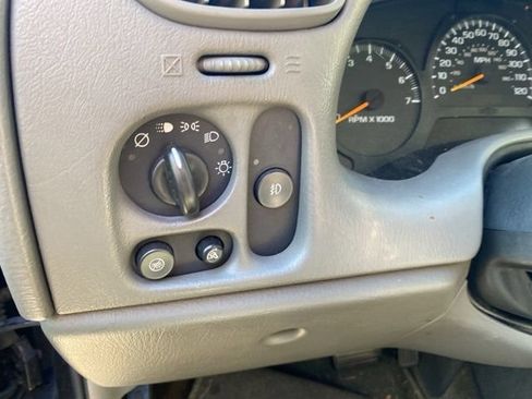 Used 2004 Chevrolet TrailBlazer 4WD w/ LT Preferred Equipment Group image 20