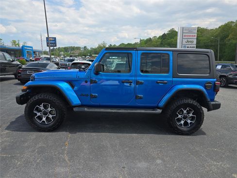 Used 2021 Jeep Wrangler Unlimited Sahara AWD/4WD image 6
