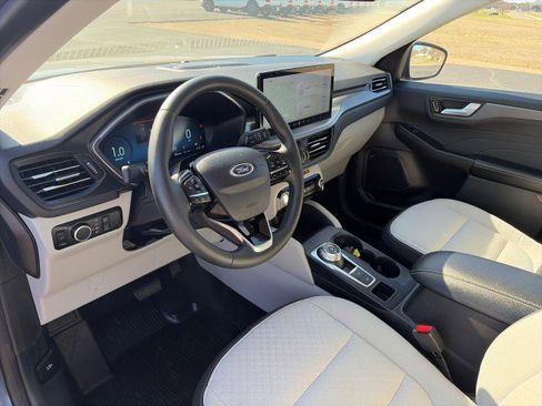 Used 2024 Ford Escape Active w/ Tech Pack #2 AWD/4WD image 11