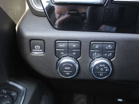 Used 2024 GMC Sierra 1500 SLT AWD/4WD image 28