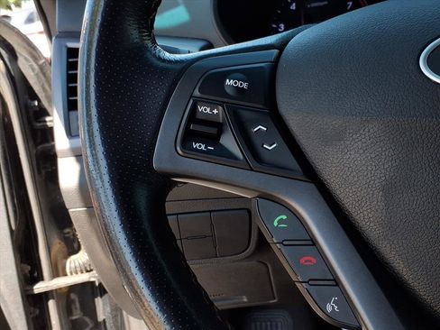 Used 2016 Hyundai Veloster Turbo image 22