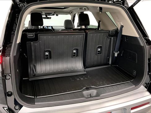 New 2025 Nissan Pathfinder Platinum w/ Lighting Package (N93) AWD/4WD image 43