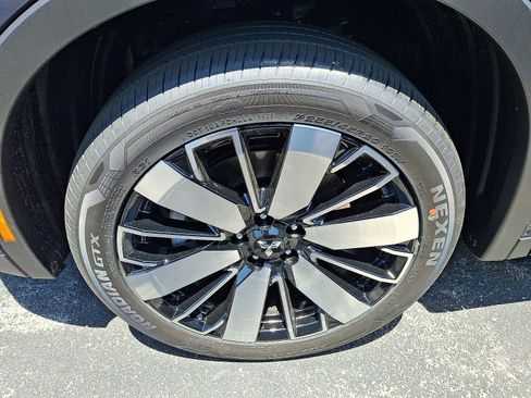 New 2025 Mitsubishi Outlander SE image 3