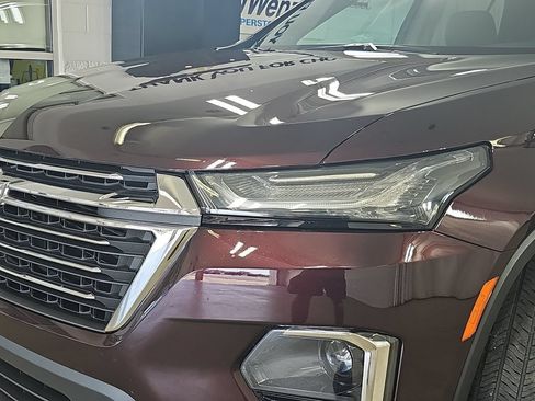 Used 2023 Chevrolet Traverse LT FWD image 37