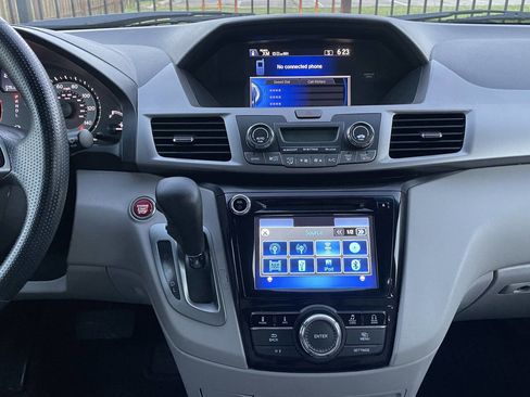 Used 2016 Honda Odyssey SE image 32