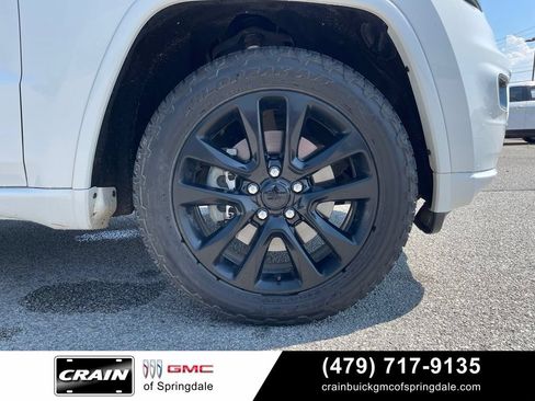 Used 2021 Jeep Grand Cherokee Laredo X AWD/4WD image 31