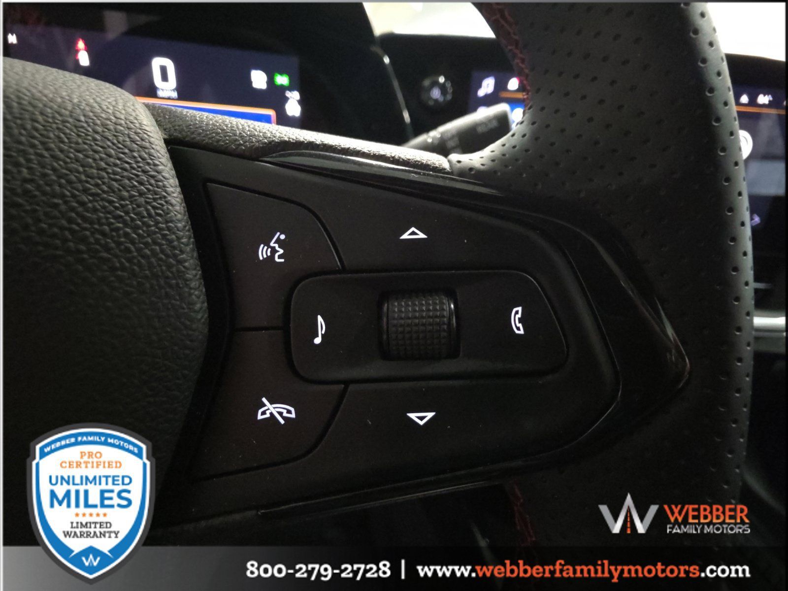 Used 2025 Chevrolet Trax RS w/ Driver Confidence Package FWD image 19