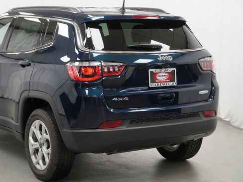 New 2026 Jeep Compass Latitude image 12