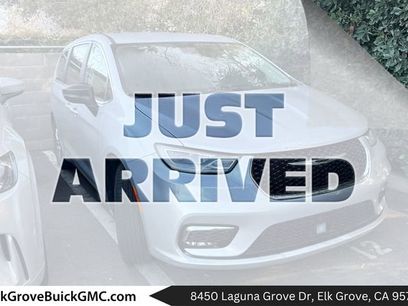 Used 2024 Chrysler Pacifica Touring-L