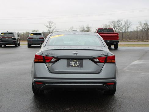 Used 2024 Nissan Altima 2.5 SV image 8