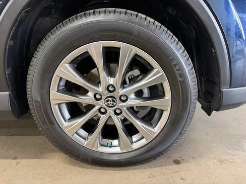 Used 2018 Toyota RAV4 Limited AWD/4WD image 27