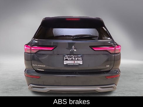 Used 2025 Mitsubishi Outlander SE image 7