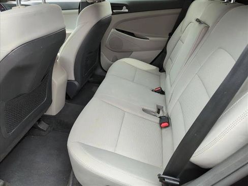 Used 2021 Hyundai Tucson SE FWD image 12