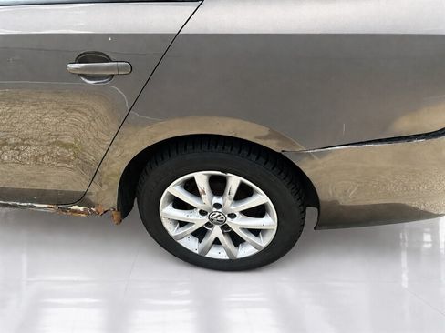 Used 2011 Volkswagen Jetta SE FWD image 20