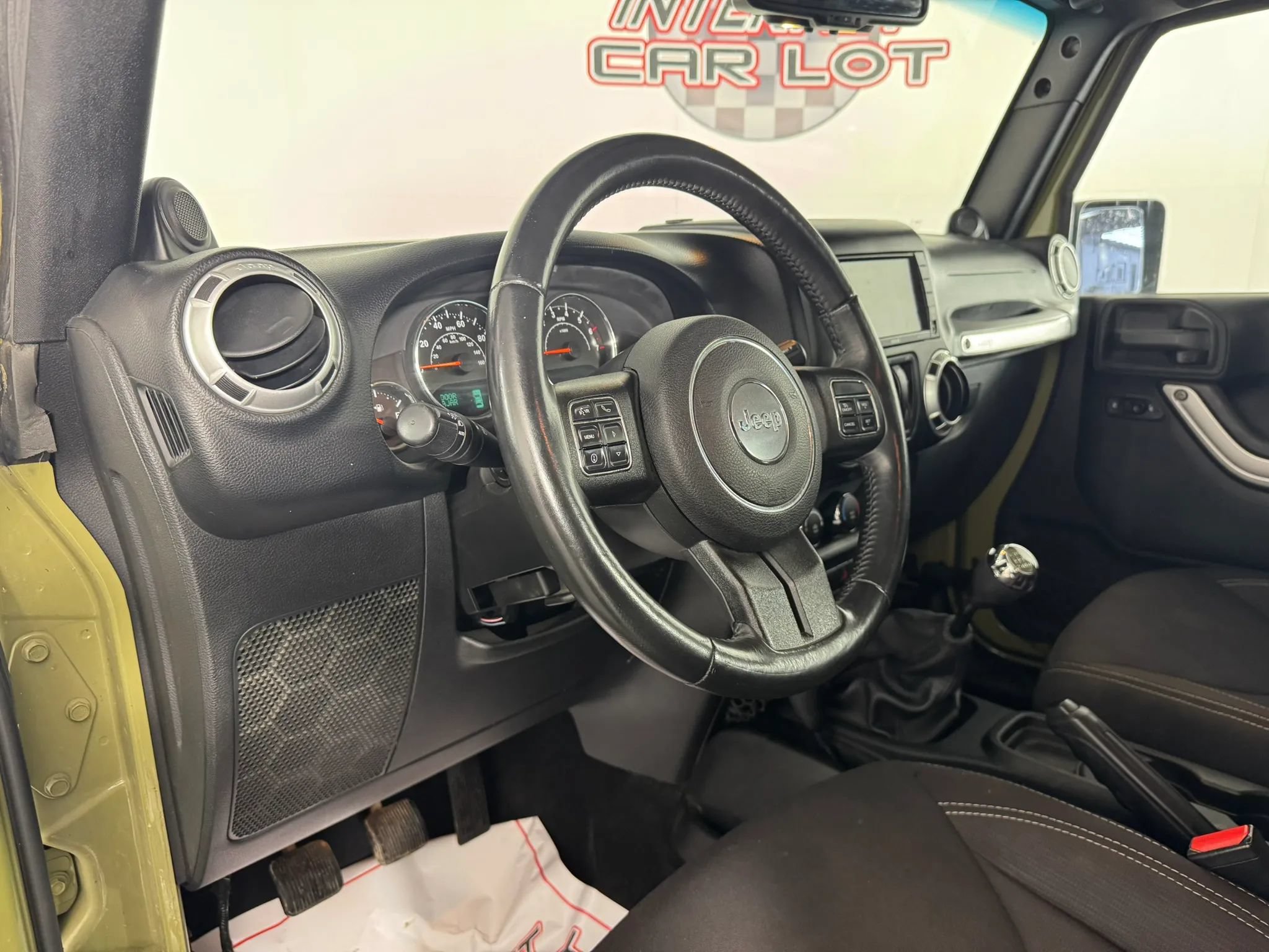Used 2013 Jeep Wrangler Sahara w/ Connectivity Group AWD/4WD image 10